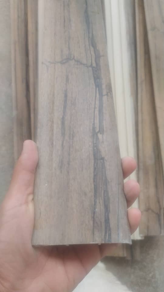 قرنیز داکتی مدرن طرح چوب جنس PVC کد AB4