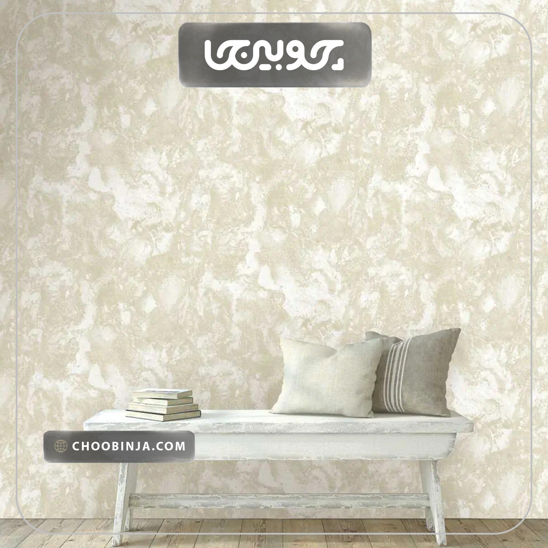  اجرای سراسری کاغذ دیواری طرح پتینه استخوانی صدفی کد ۱۰۰۴۰ در سالن پذیرایی 