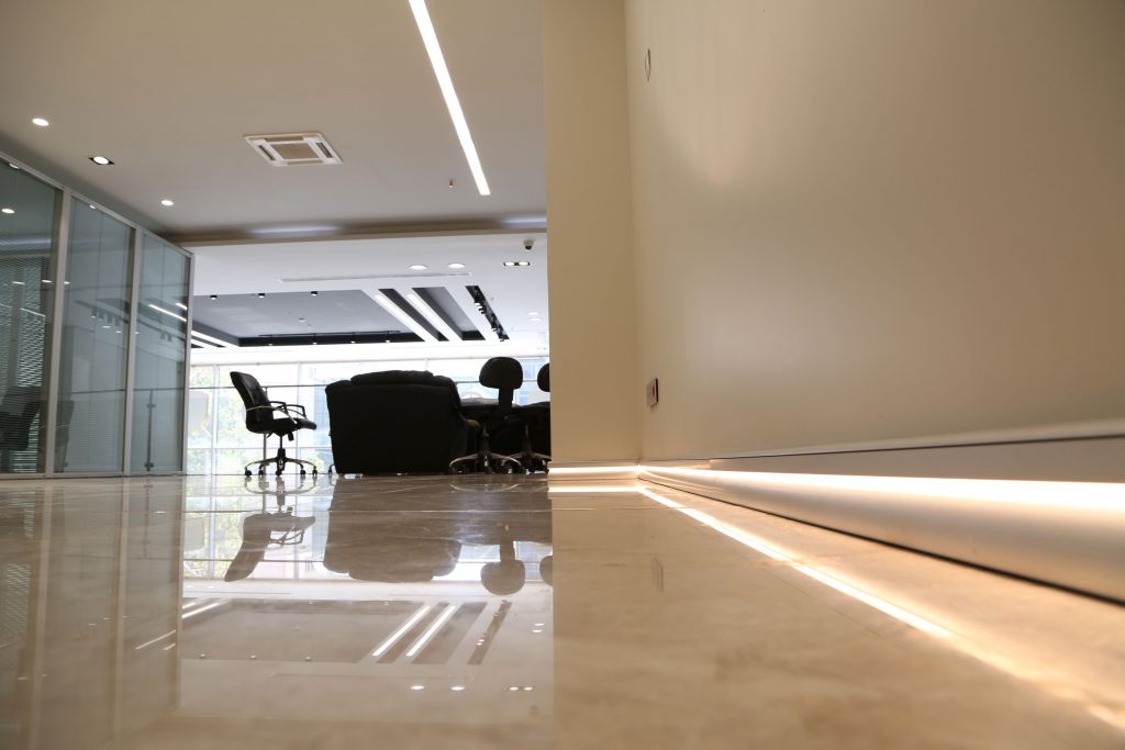 قرنیز نوری pvc