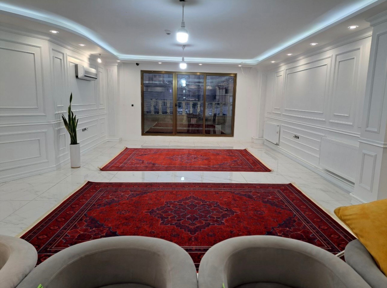 قاب بندی دیوار مدرن پذیرایی